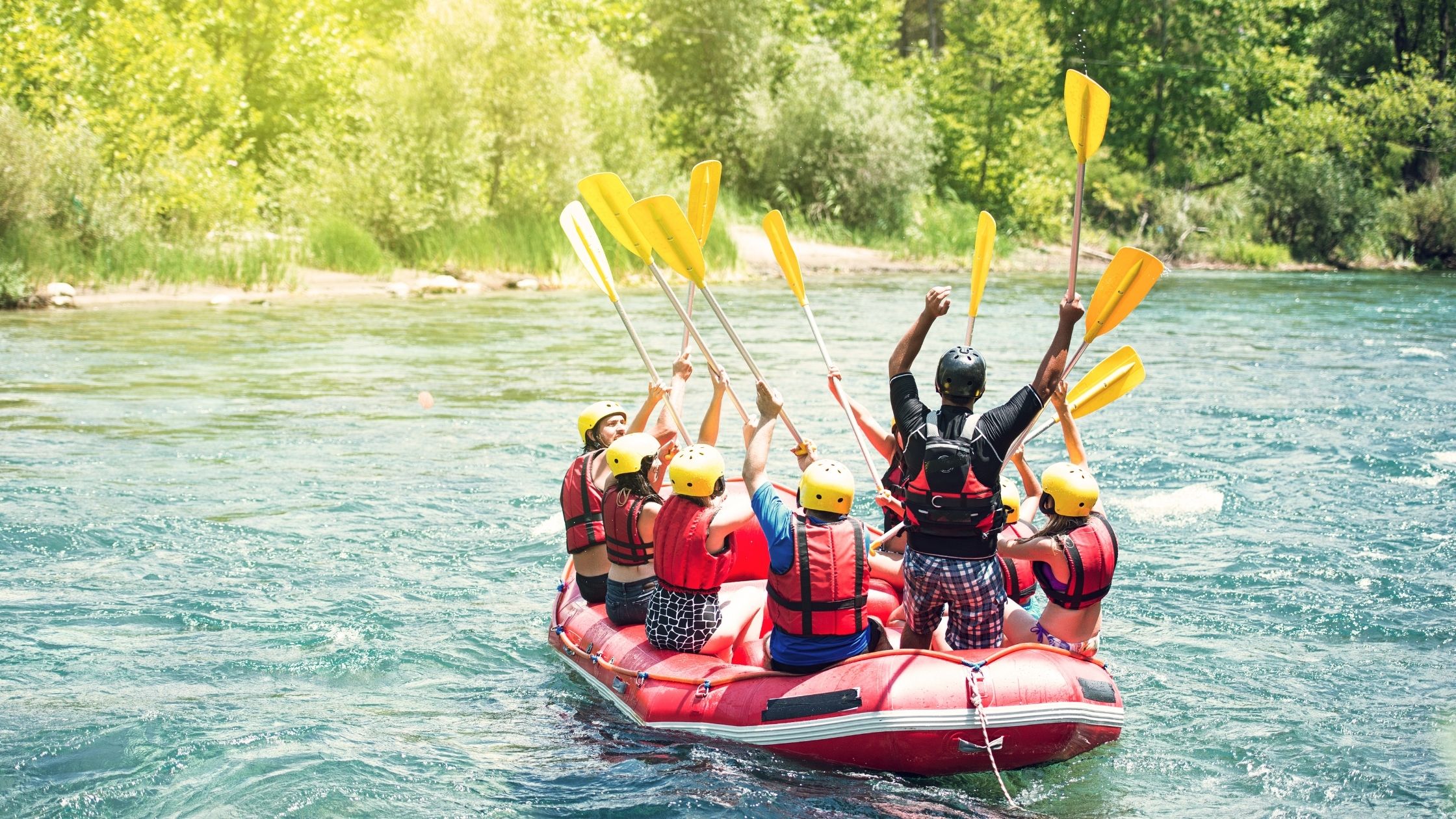 What to Wear for River Rafting